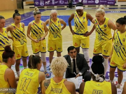 CSM Satu Mare este lider sub coşul fetelor, Aradul şi-a amânat două meciuri şi a ajuns pe locul 10!