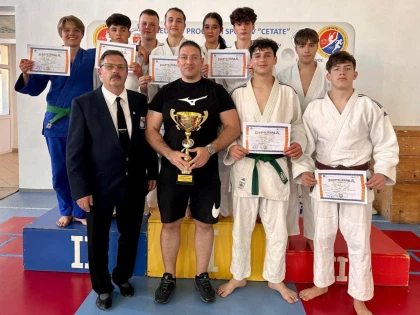CSȘ Gloria Arad a punctat în weekend prin gimnaștii și judoka clubului
