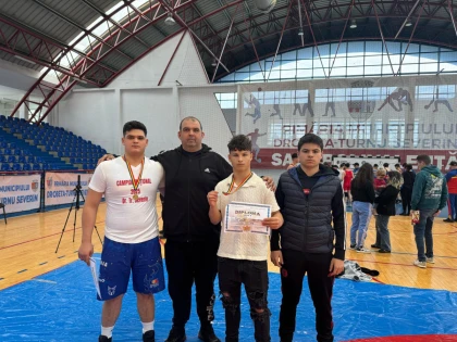 CSȘ Gloria Arad are doi medaliați naționali școlari la lupte, un campion și un vicecampion!