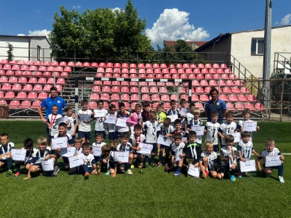 CSS Gloria Arad, rezultate remarcabile la prima ediție a Cupei Viitorul. Două trofee și alte clasări pe podium pentru micii fotbaliști
