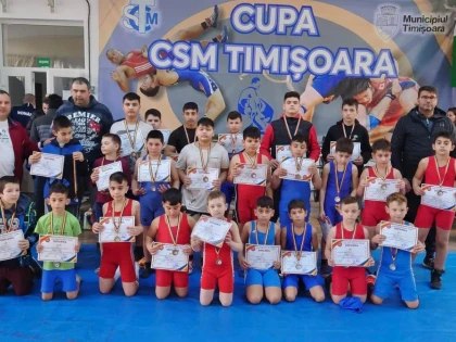 CSŞ Gloria găzduieşte sâmbătă, la Arad, o etapă zonală de lupte greco-romane