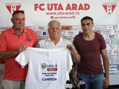 Cu o zi înainte de aniversare, Gabor Biro a primit din partea UTA-ei un tricou de campion