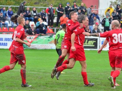 CU SUFLETUL LA GURA: UTA BATRANA DOAMNA - FC BRASOV 3-2 (2-0)