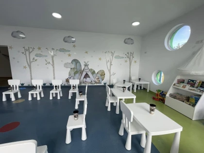Cu una dintre cele mai moderne clădiri din județ, copiii din Măderat abia așteaptă să se întoarcă la grădiniță