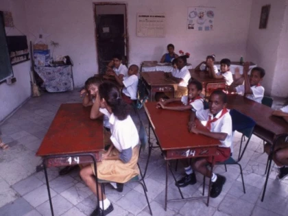 Cuba nu îşi va redeschide şcolile înainte de vaccinarea anti-COVID a tuturor copiilor de peste 3 ani
