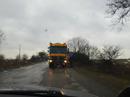 Culmea! Meciul UTA-ei de la Şiria „împinge” CJA să asfalteze pe ploaie