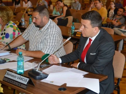 CULTUL PERSONALITĂŢII LUI FALCĂ NE COSTĂ 5 MILIOANE DE EURO ÎN 2016