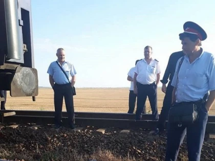 Cum explică CFR pierdea celor opt vagoane pline cu pasageri pe câmp