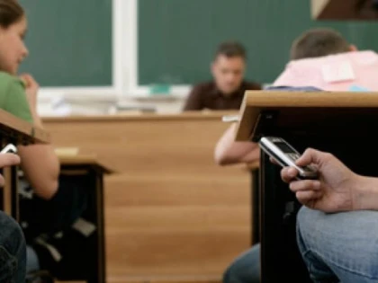 Cum i-a încurcat Dexonline pe elevii care au vrut să trișeze la simulare