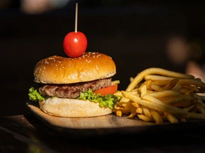 Cum să livrezi cei mai buni hamburgeri și să îți fidelizezi clienții în 2024?