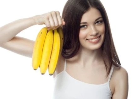 CUM SA-TI ALBESTI NATURAL DINTII, CU AJUTORUL FRUCTELOR
