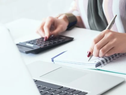 Cum se utilizează corect calculatorul de credit și se calculează rata dobânzii