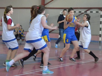 CUPA „SPORTSIN“ LA BASCHET, DEDICAT ELEVELOR, A AJUNS LA A OPTA EDITIE