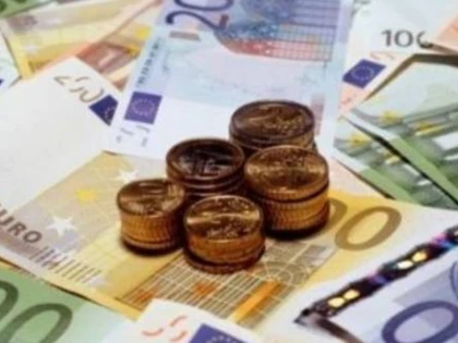 Cursul valutar, tot mai aproape de maximul istoric din 2012