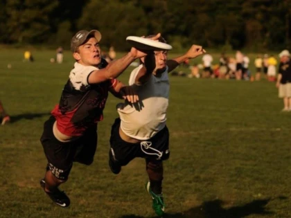 CURSURI GRATUITE DE FRISBEE LA LICEUL PEDAGOGIC ARAD