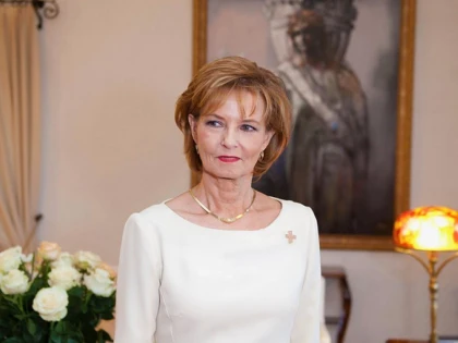 Custodele Coroanei urează "La mulţi ani" românilor, de Ziua Regalității