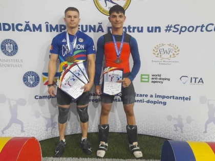 Daniel Jigău este triplu campion național de tineret la haltere, iar Robert David Razim Ciurar a bifat două recorduri naționale de U15!