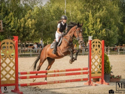 Daria Bătrân a debutat cu dreptul în echitație, podium la primul concurs!