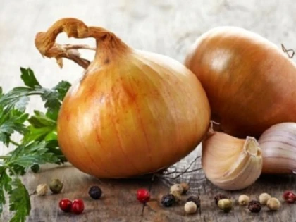 De ce este important să consumăm ceapă și usturoi