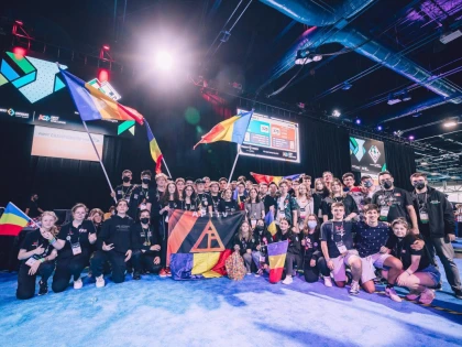 Delta Force Arad a terminat pe primul loc Campionatul Mondial de Robotică „First Tech Challenge” din Houston