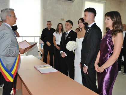 Dennis Man s-a căsătorit! Nicolae Stanciu i-a fost naș colegului de la naționala României