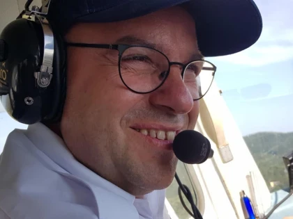 Deputatul Adrian Todor a primit „botezul“: e pilot comercial profesionist cu acte în regulă