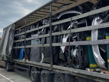 Deşeuri din vestul Europei oprite la Borș II și Nădlac II. Aproximativ 35 de tone de diverse bunuri