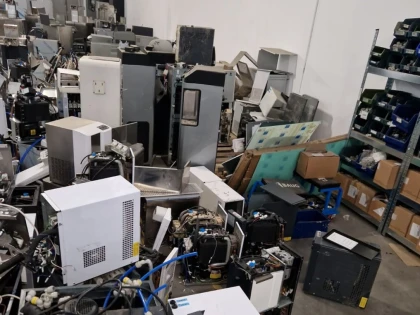 Deşeuri electrice depozitate ilegal la o companie din Arad. Garda de Mediu a depus plângere penală