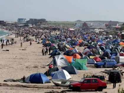 DETINATORI SI TRAFICANTI DE DROGURI, PRINSI IN VAMA VECHE SI MAMAIA
