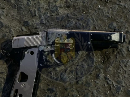 Deținea ilegal un pistol pe care intenționa să îl vândă