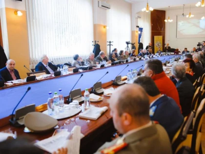 Dezbaterea „România Centenară“, la UVVG Arad