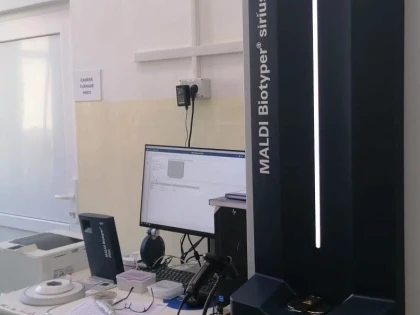 Diagnostic salvator în câteva minute la Spitalul Județean Arad. Un pacient cu meningoencefalită a fost tratat rapid datorită aparaturii moderne