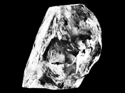 Diamante îngropate la marea adâncime pot explica producerea seismelor