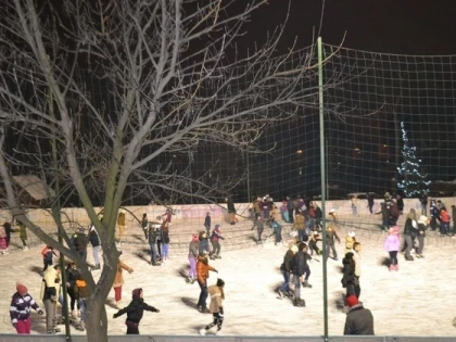 Din „logica“ lui Bibarţ: cultura interzisă, să ne înghesuim la patinoar