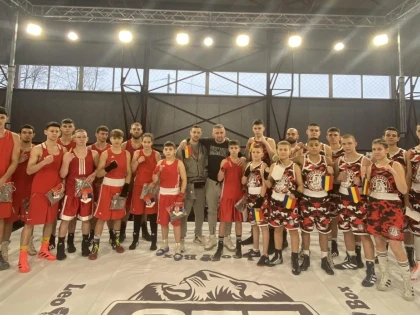 Din prietenia româno-sârbă a rezultat și o gală internațională de box la Chișineu Criș