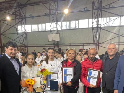 Distincția BENE MERENTI, acordată unor arădeni care au obținut rezultate remarcabile în domeniul sportului. 