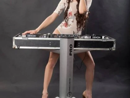DJ HARRA MIXEAZĂ LA FINALA CUPEI LIGII