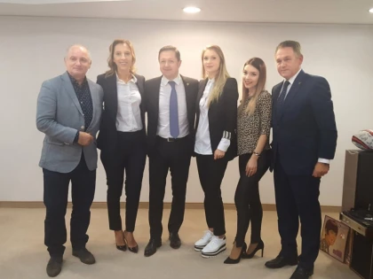 Dodean şi colegele de la naţională, premiate de Minister