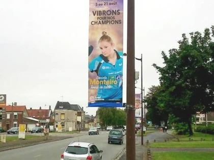 DODEAN, SUSŢINUTĂ ADMIRABIL ÎNTR-UN ORĂŞEL FRANCEZ! LECŢIE DATĂ ARADULUI