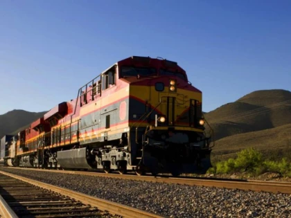 Doi bărbați au fost loviți de tren, în timp ce își jeleau fratele ucis, tot de tren, în același loc