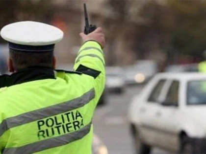 Doi bărbați, din Șiria și Cintei, prinși conducând fără permis