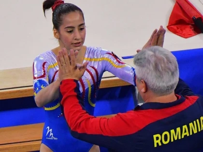 Doi gimnaşti arădeni de lot naţional, remarcaţi de Andreea Răducan