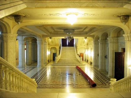 Doi indieni au vrut să facă nunta la Palatul Parlamentului dar au fost refuzați