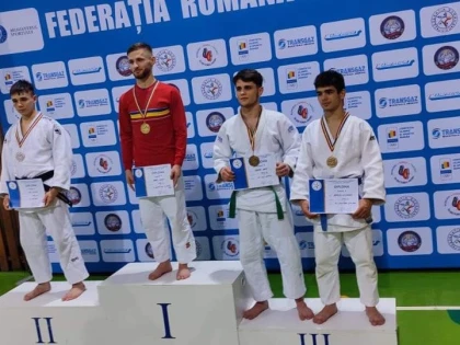 Doi judoka arădeni pe podium la finala naţională a juniorilor, medalii şi la Cupa României de sambo!