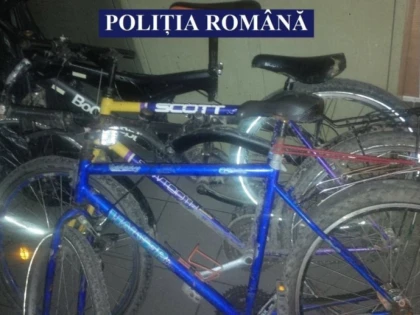 Doi tineri, dintre care un minor, prinși la furat de biciclete pe Calea Aurel Vlaicu