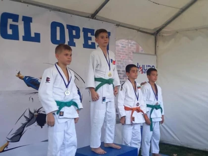 Doi tineri judoka ai CSȘ Gloria Arad au urcat pe podium la Openul de la Osijek