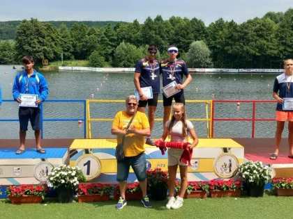 Doi tineri kaiaciști de la CSȘ Gloria Arad au luat argintul la Naționalele Școlare