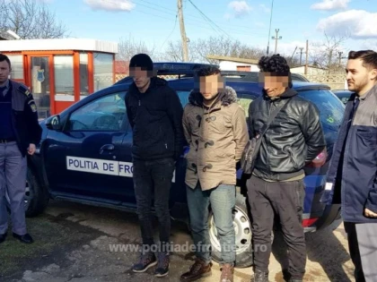 Doisprezece cetățeni din Afganistan, Maroc, Algeria şi Turcia, opriţi la graniţa cu Ungaria