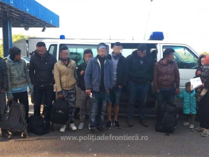 Doisprezece cetăţeni irakieni, prinși încercând să iasă ilegal din țară