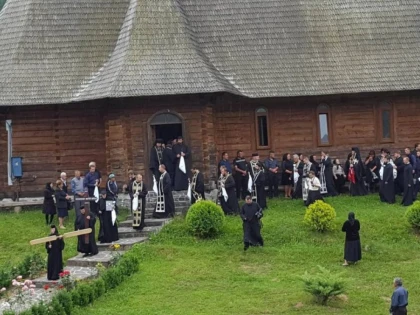 DOLIU ÎN ARHIEPISCOPIA ARADULUI!